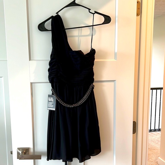 Express one-shoulder cocktail dress. Black. Size 0. NWT. - Picture 1 of 6